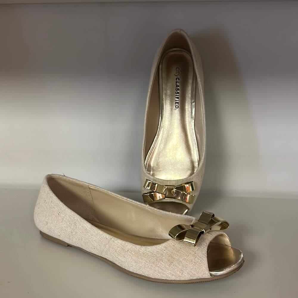 Women’s flats